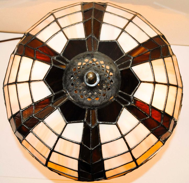 Piękna lampa witrażowa