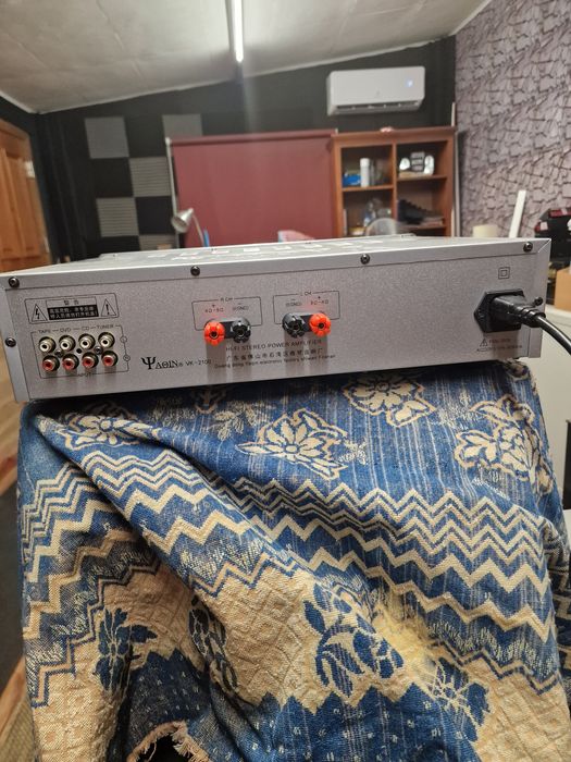 Amplificador híbrido yaqin vk 2100