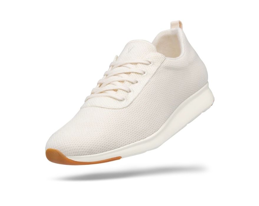 Ténis brancos n37 marca Yuccs