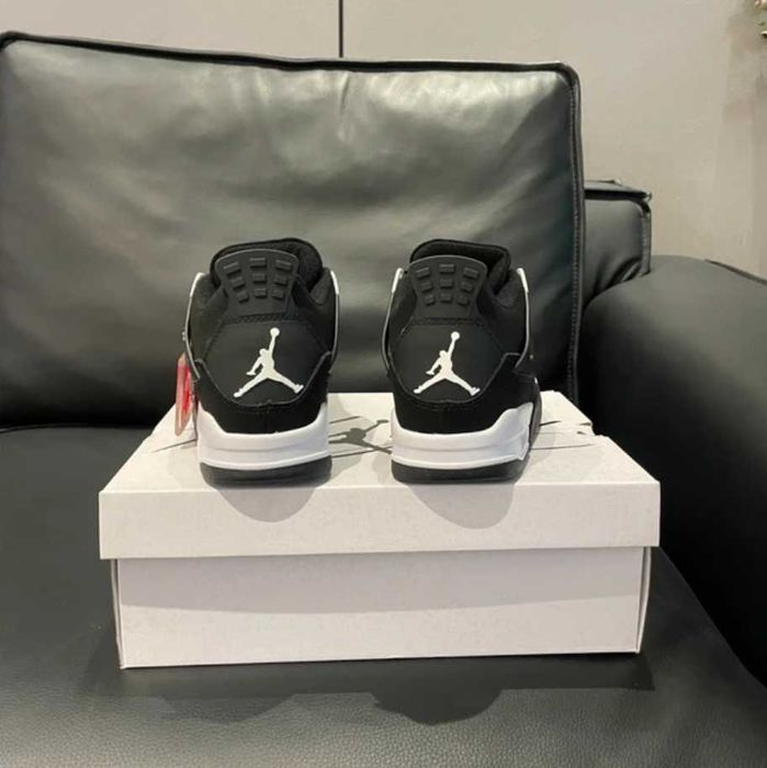 Jordan_4_Retro_R. 44