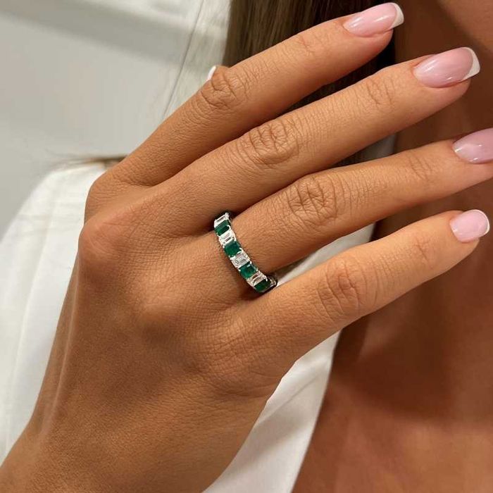 Obrączka ze szmaragdami i diamentami 4.20ct