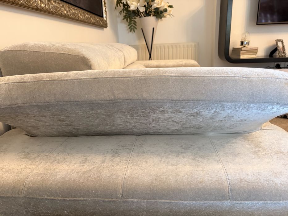 Conjunto de 2 sofas em tecido tipo veludo