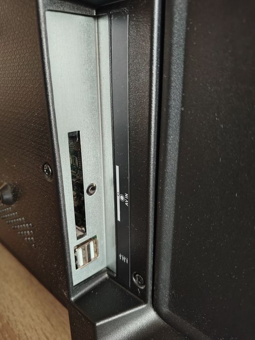 Телевізор AKAI UA24LEZ1T2S ( З кронштейном в подарунок)