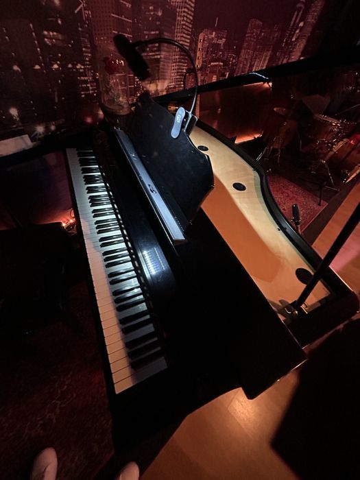 Roland KR15 piano cauda digital grandpiano