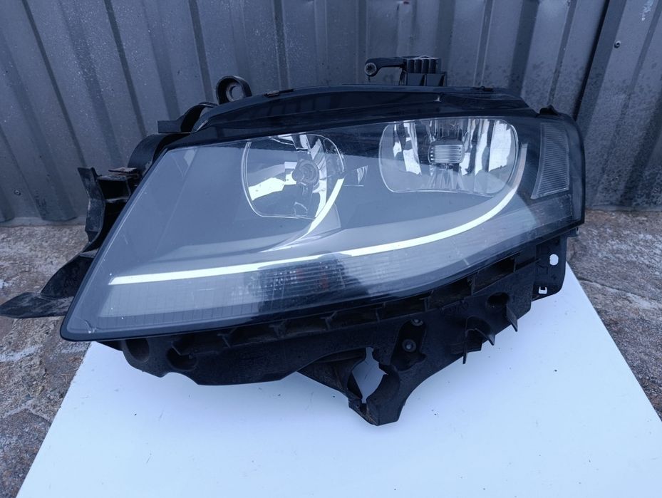 Фара передня Audi A4B8