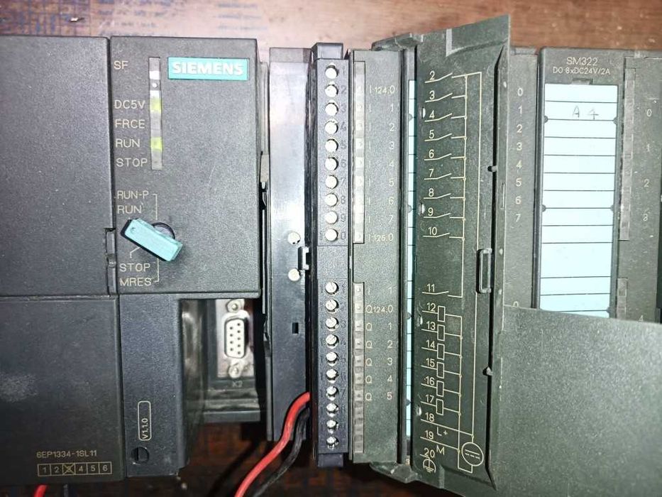 Sterownik PLC Siemens S7-300 , kabel , zestaw edykacyjny, zasilacz Sitop 10A/24VDC, szyna montażowa