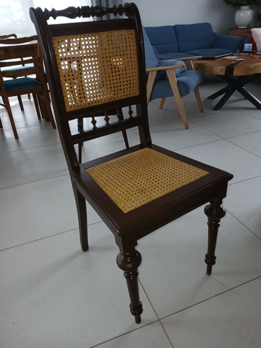 Stare krzesło stylowe