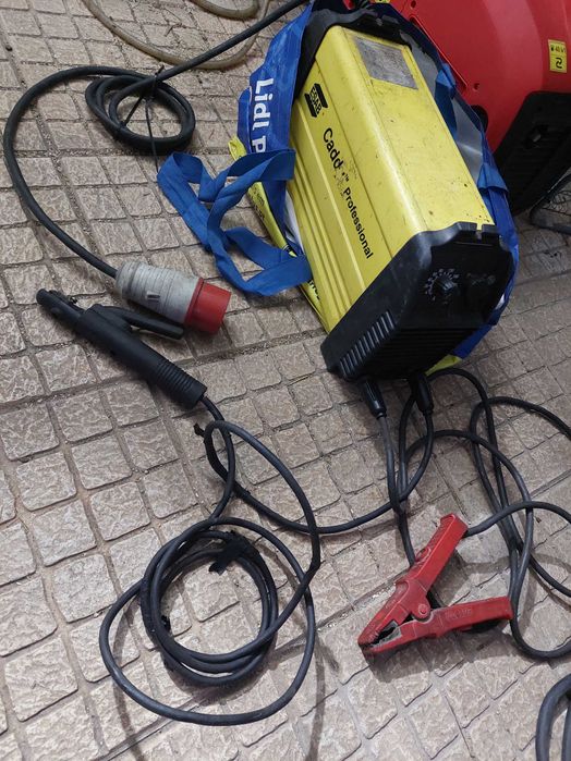 maquina de soldar esab mas bomba submersível