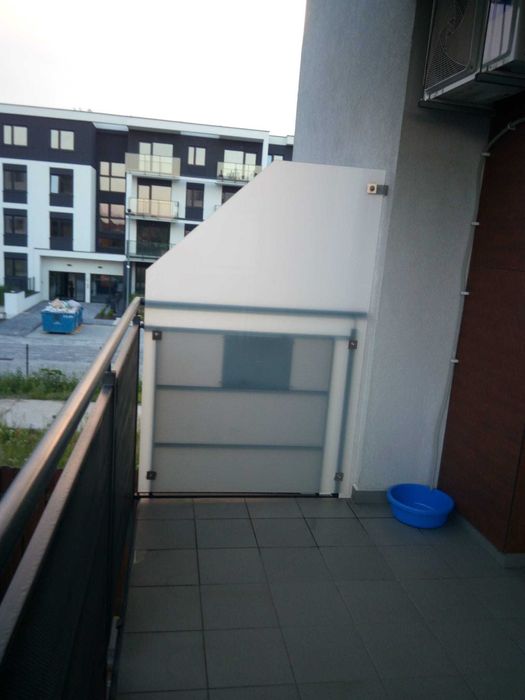 osłony boczne balkonowe - szkło mleczne hartowane
