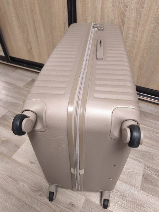Чемодан гигант для путешествий, чемодан на колесах з пластику фірмовий