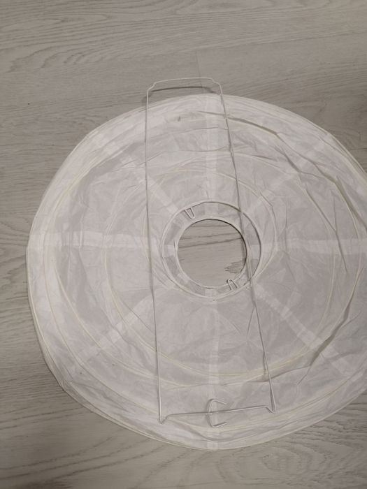 Candeeiro branco do IKEA