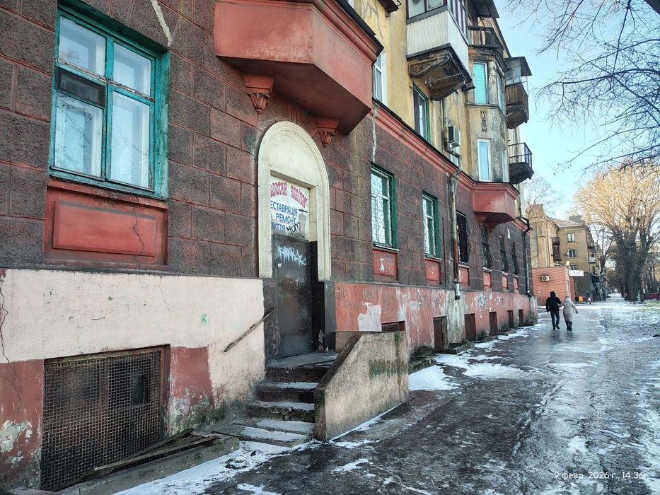Продається нежитлове приміщення пр. Відродження 96