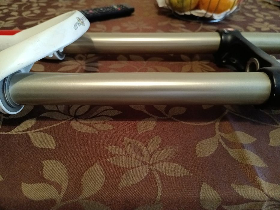 Suspensão Rockshox Boxxer world CUP solo air