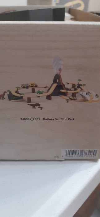 Pay tivi  drewniana kolejka  park dinozaurówwulkan