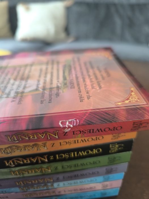 "Opowieści z Narnii" komplet 8 sztuk.