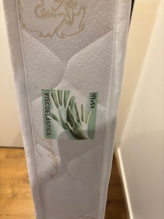 Colchão de Berço Viscoelástico 117x57 cm – Usado