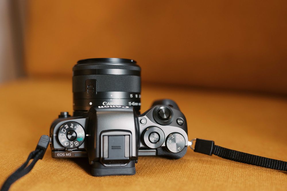 Canon EOS M5 + 15-45mm