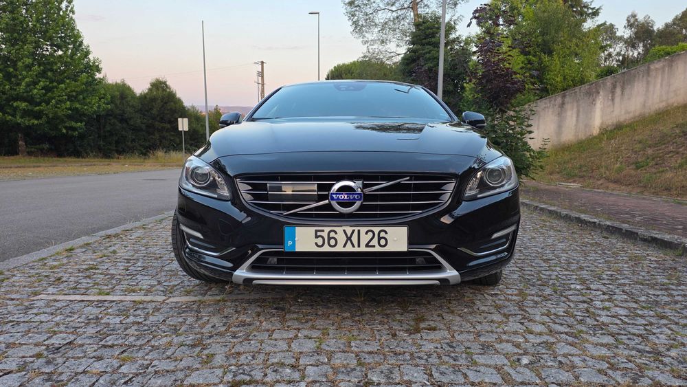 Volvo V60 D6 2.4 Plug-In Hybrid Summum – Full Extras – Estado Impecável