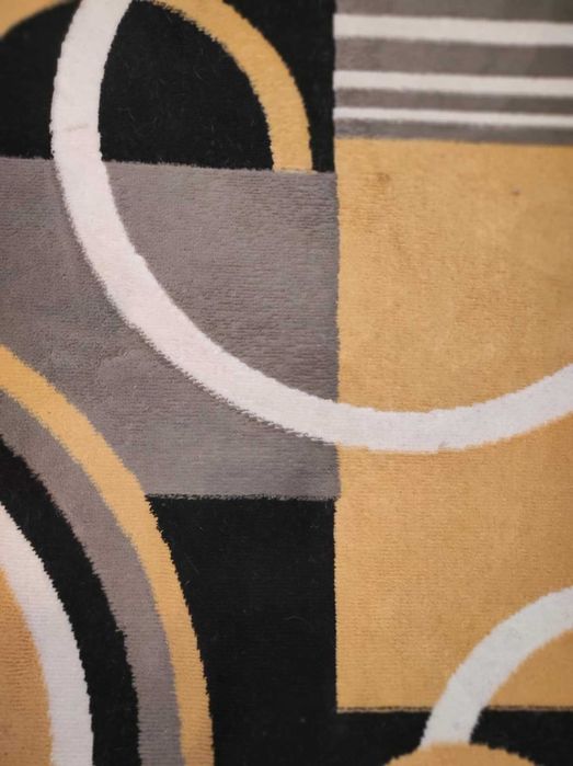 Dywan żółto-szaro-czarny