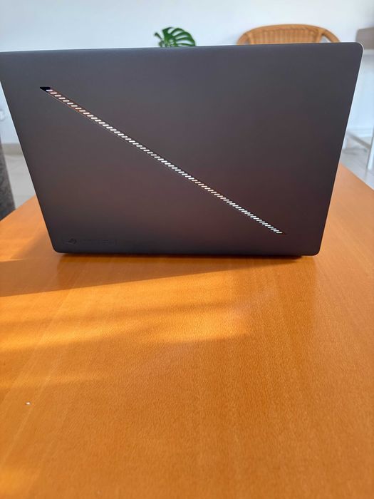 Computador portátil ASUS ROG Zephyrus G14 202