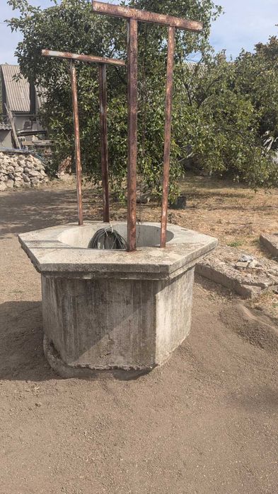 Цебриня на криницю, колодязь.