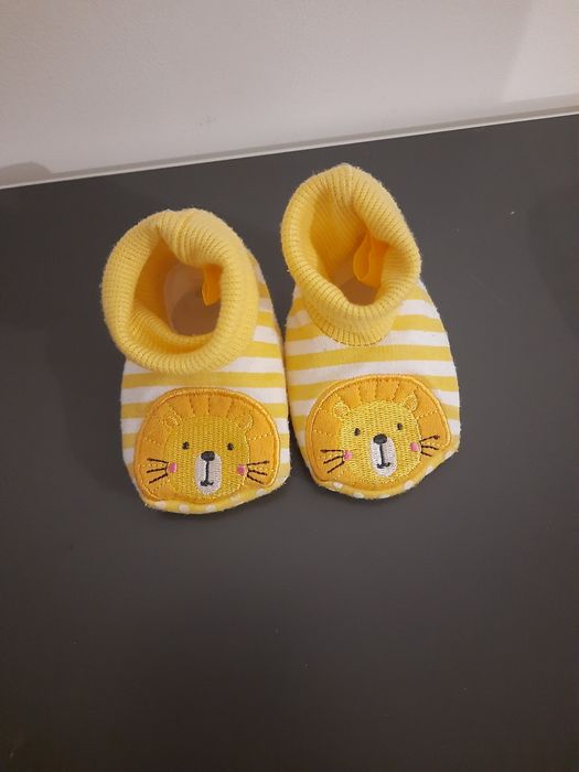 Kapcie/ skarpetki dla niemowlaka rozmiar 18