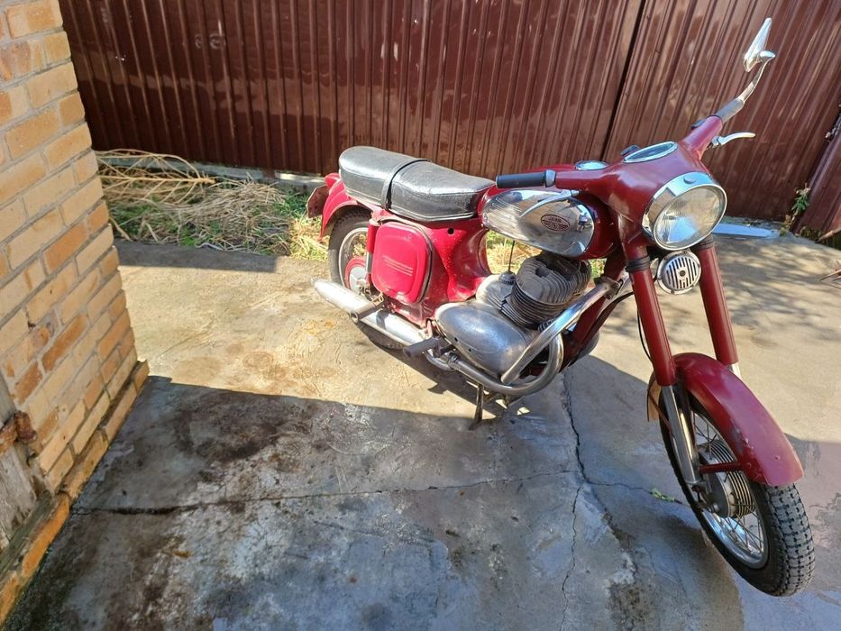 Ява 360  старушка