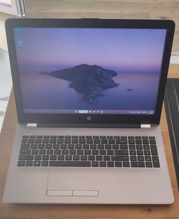 HP 250 G6 - 15,6 cala - Core i3 - 4 x 2,00 GHz - 4 GB DDR4 Ram - 256 GB SSD - Win 11