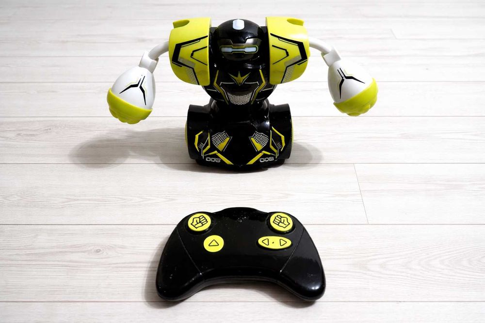 Silverlit Robo Kombat – Zdalnie sterowany robot bokser + pilot