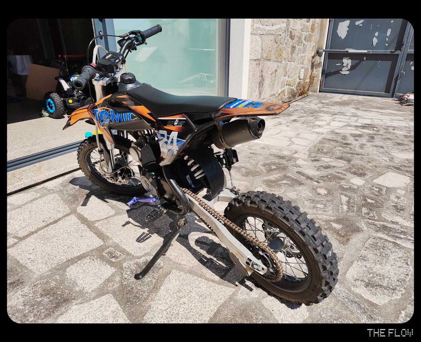 Pitbike Atomic XR3 110cc em estado de novo,