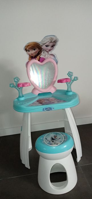 Frozen Dresser Table