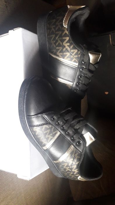 Buty damskie czarno-zlote