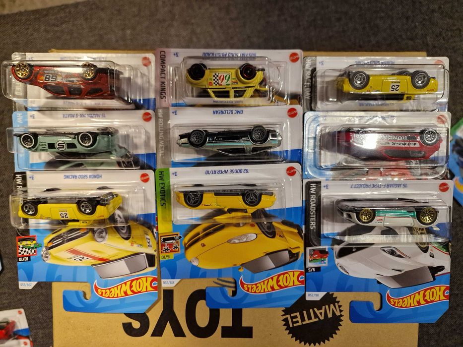 Hot Wheels - 8 sztuk 2024 + TH /Jaguar, Viper, Honda, TH Delorean ../