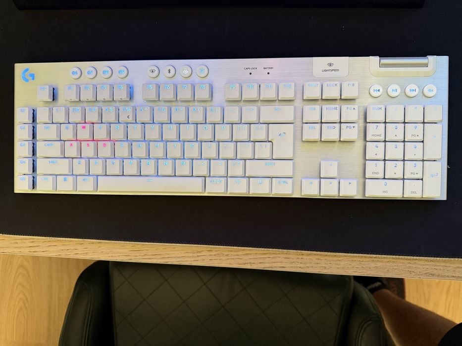 Teclado Mecânico Gaming Logitech G915 X Lightspeed Wireless (Como Novo)