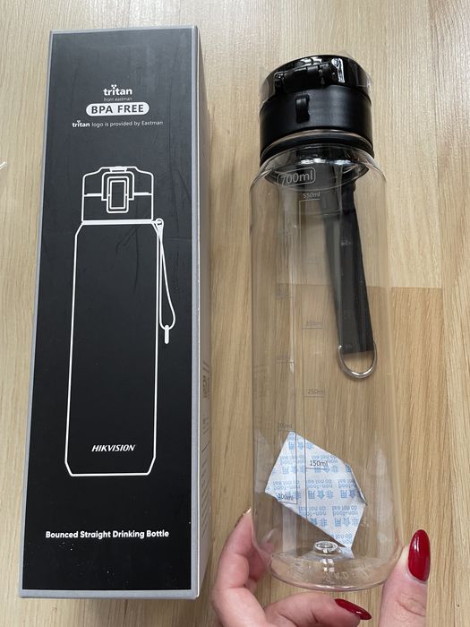 Nowy bidon 700ml, przezroczysty