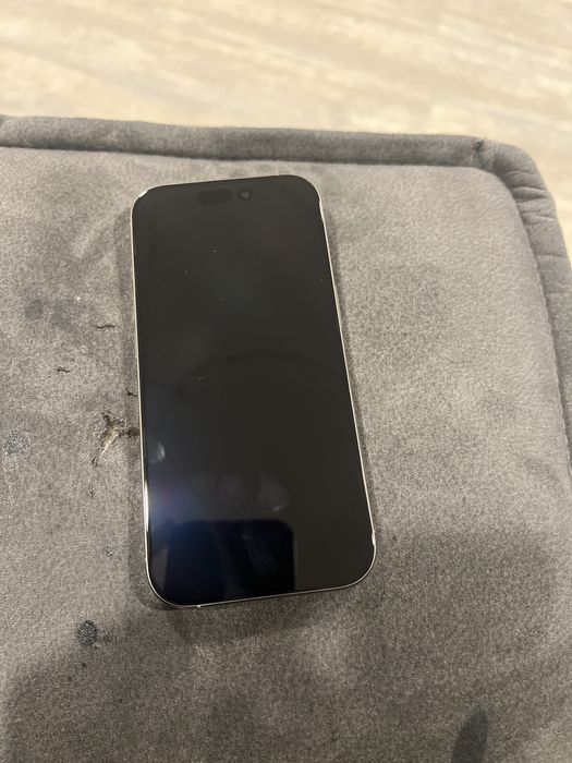 Айфон 16 про заблокований айклауд