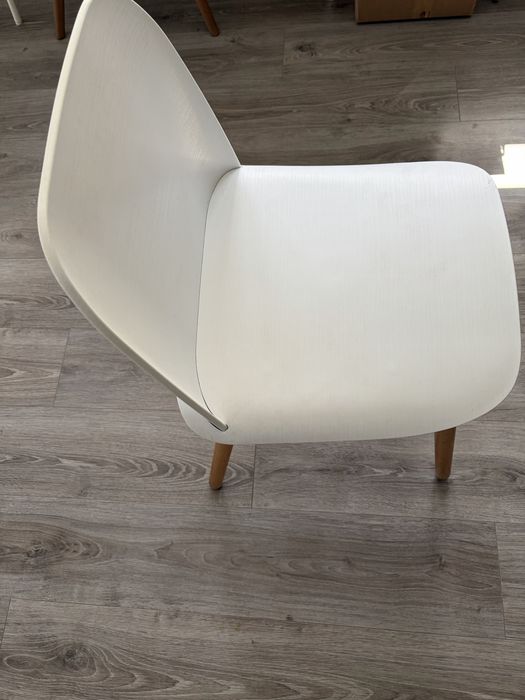 Cadeiras de sala estilo nórdico/escandinavo – branco + madeira natural
