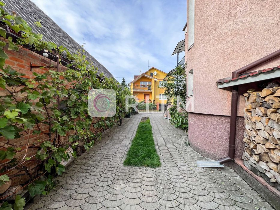 Продаж простoрого будинку з ремонтом у Луцьку!