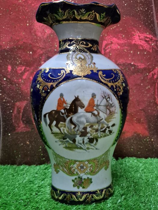 Wazon kobalt- LADY ASHLEY  Motyw jeździecki