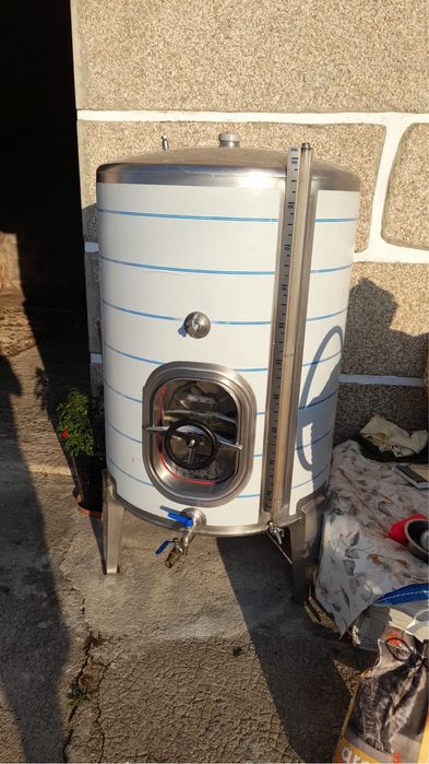 Cubas em inox 550 litros – Excelente estado