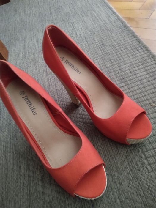 Buty na koreczku Jennifer 39