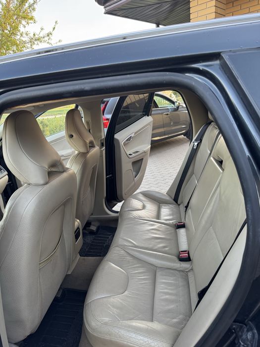 Volvo XC60 2.0 Diesel | 2010 | Hak | Jasne wnętrze