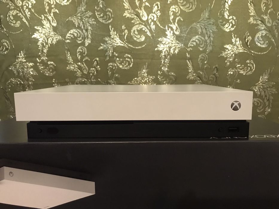 Xbox One X 1T Білий