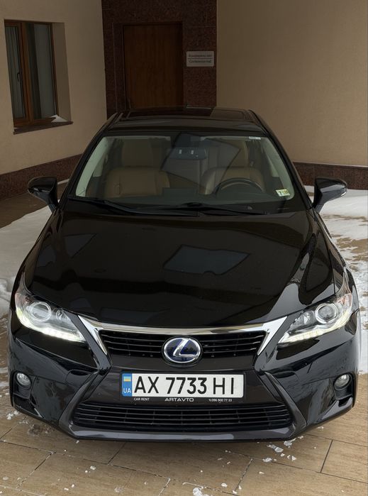 Оренда Lexus CT200H гібрид