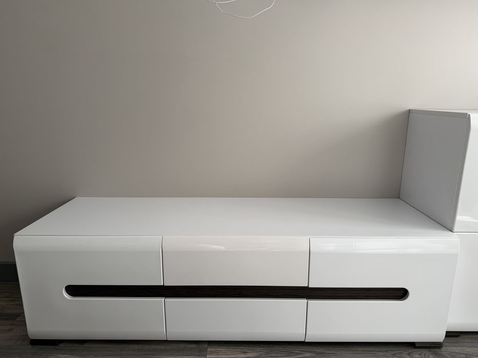 Тумби Ацтека під телевізор та комод