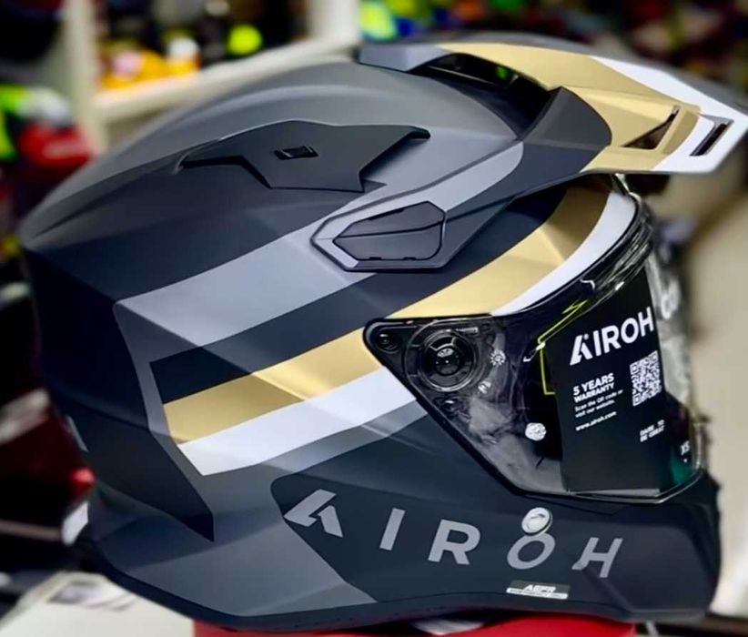 Capacete NOVO Airoh Commander 2 Doom Gold (38% Desconto) Em XS e 3XL
