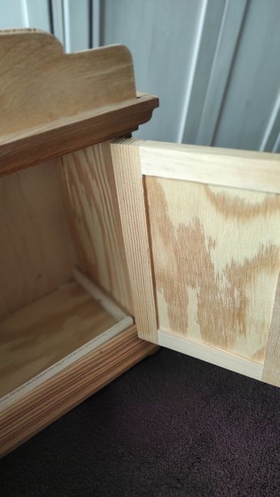 Szafa drewniana w wersji mini do decoupage.