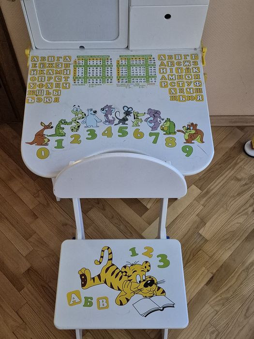 Парта дитяча для підготовки до школи