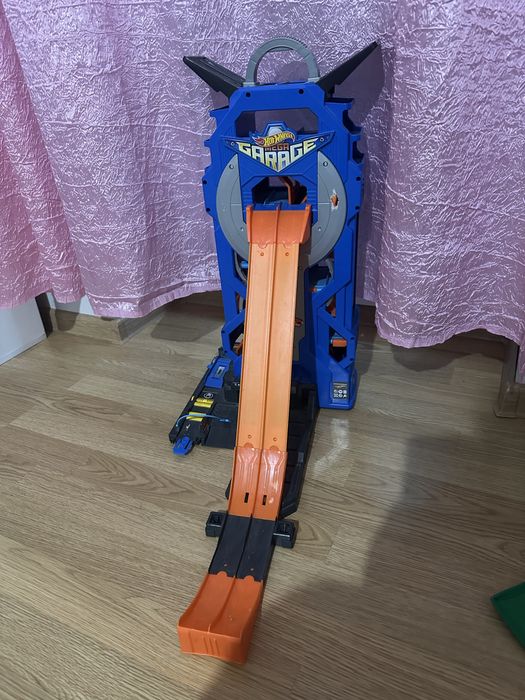 Гараж hot wheels mega garag