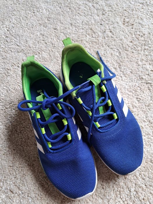 Buty sportowe chłopięce w bardzo dobrym stanie 38